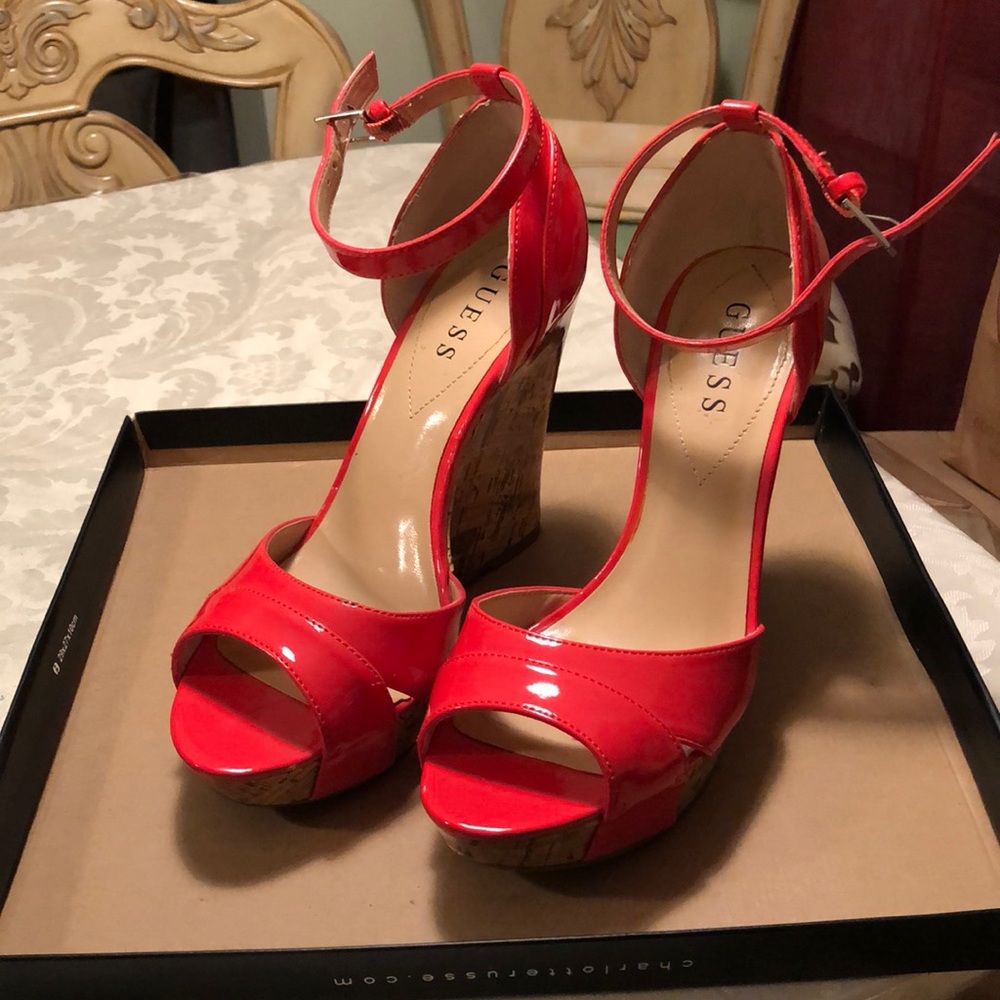 Guess wedges